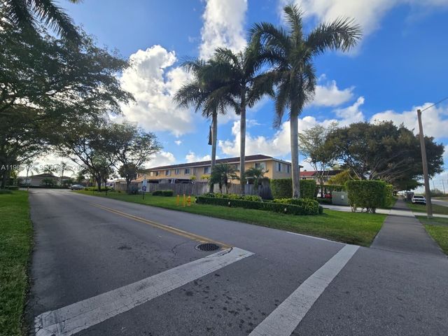 13926 SW 175th Ter, Miami, FL 33177