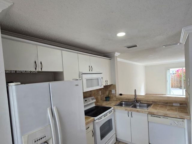 13926 SW 175th Ter, Miami, FL 33177