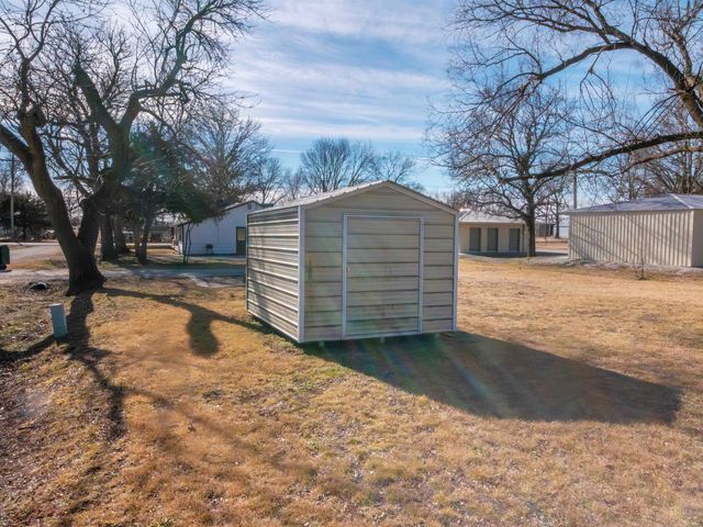 404 S Howard, Howard, KS 67349