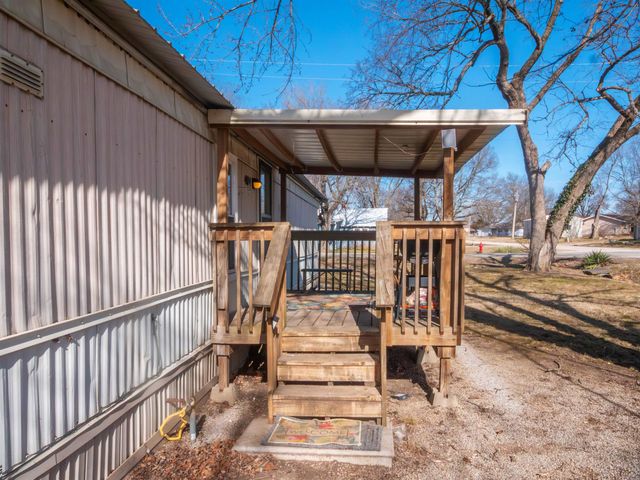 404 S Howard, Howard, KS 67349