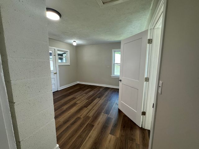 12820 W Lynchburg Salem, Blue Ridge, VA 24064