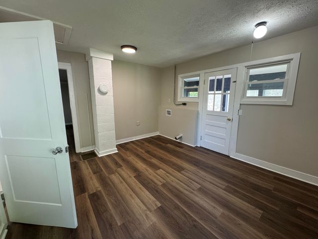 12820 W Lynchburg Salem, Blue Ridge, VA 24064