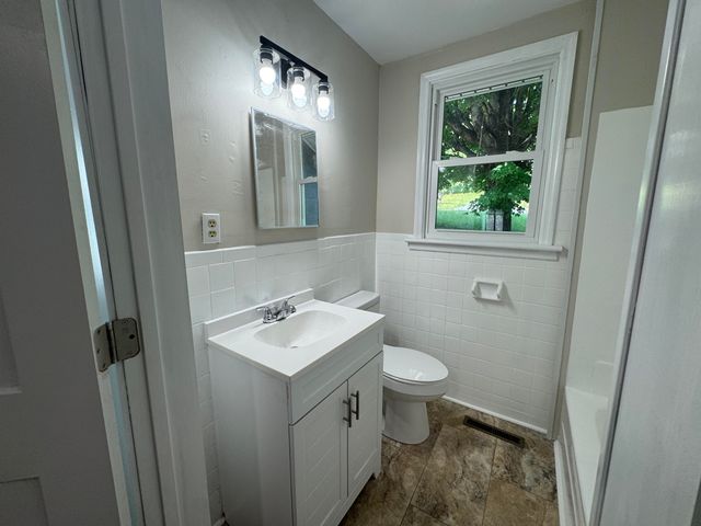 12820 W Lynchburg Salem, Blue Ridge, VA 24064
