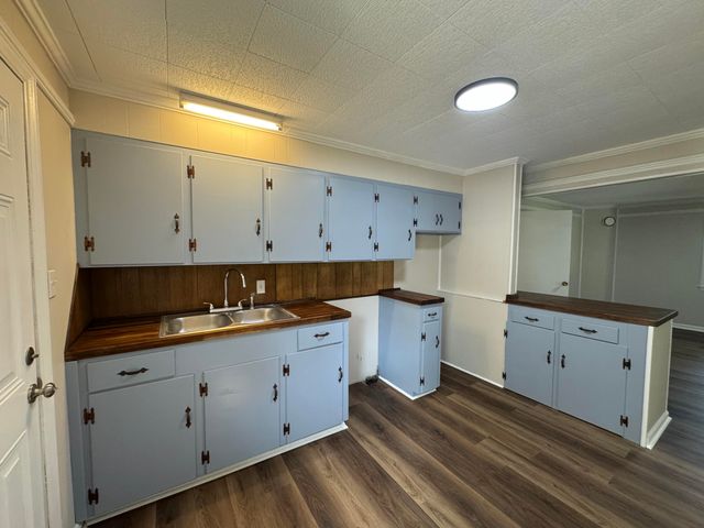 12820 W Lynchburg Salem, Blue Ridge, VA 24064