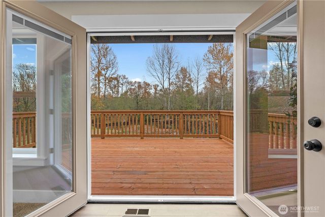 907 Orting Kapowsin Highway E, Orting, WA 98360