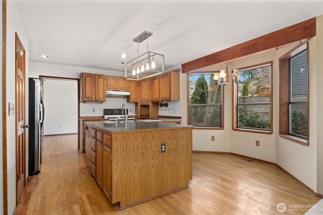 1505 N Lk Stickney Drive, Lynnwood, WA 98087