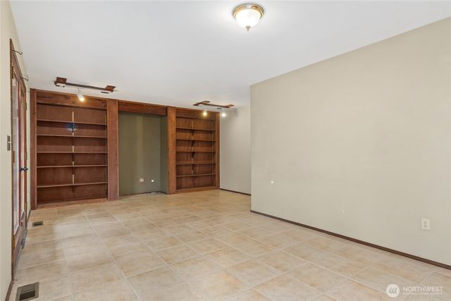 1505 N Lk Stickney Drive, Lynnwood, WA 98087