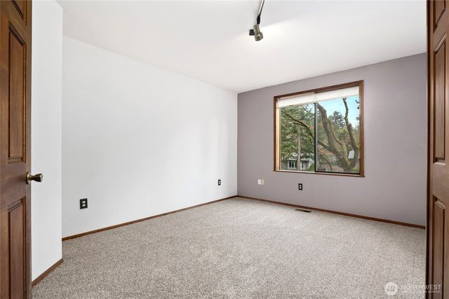 1505 N Lk Stickney Drive, Lynnwood, WA 98087