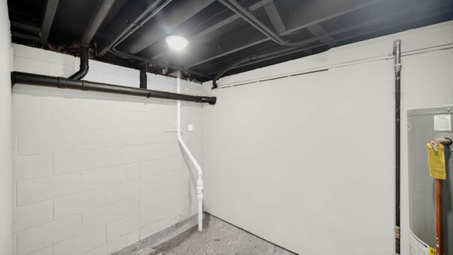 2933 W 38th Place, Hobart, IN 46342