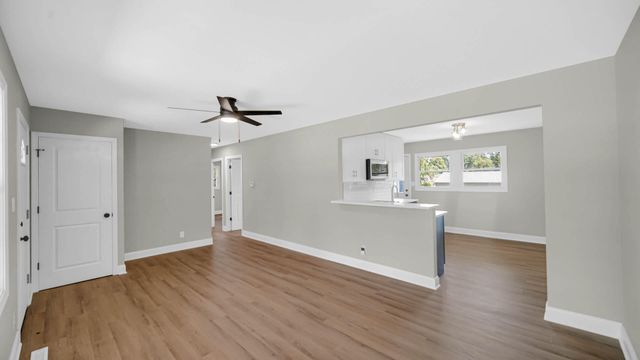 2933 W 38th Place, Hobart, IN 46342
