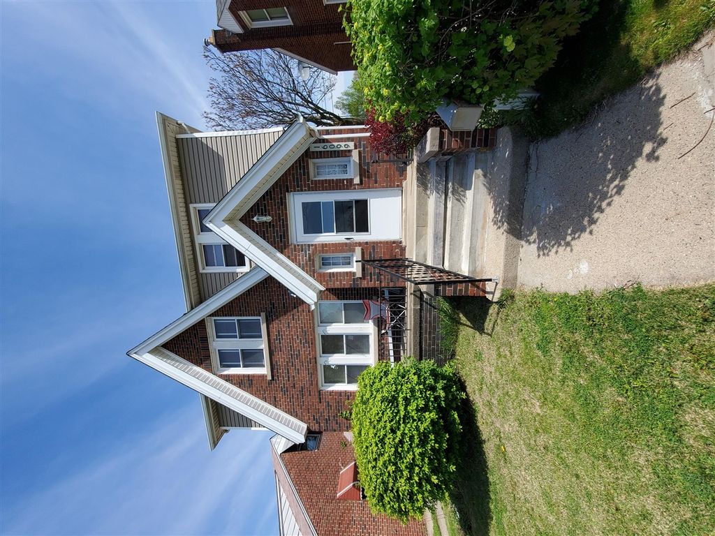 16099 Stephens Road, Eastpointe, MI 48021