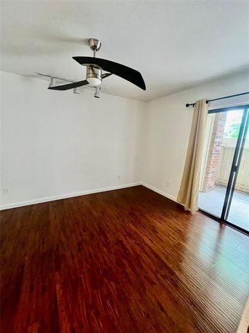1705 Crossing PL 132C, Austin, TX 78741