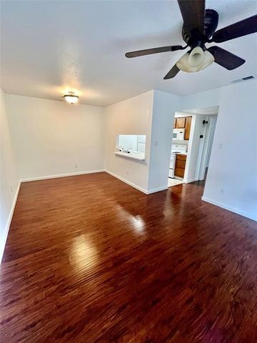 1705 Crossing PL 132C, Austin, TX 78741
