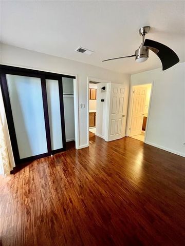 1705 Crossing PL 132C, Austin, TX 78741