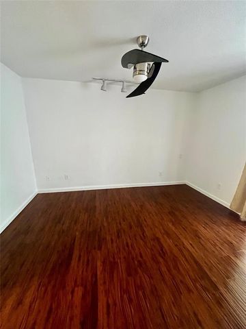 1705 Crossing PL 132C, Austin, TX 78741