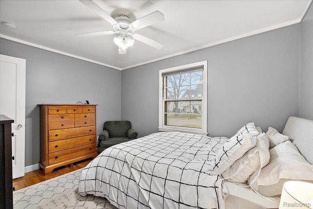 26097 Brettonwoods Street, Madison Heights, MI 48071