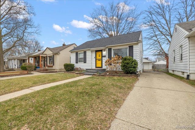 26097 Brettonwoods Street, Madison Heights, MI 48071