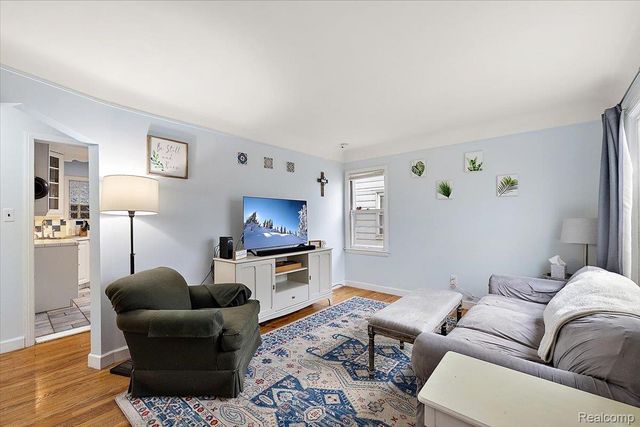 26097 Brettonwoods Street, Madison Heights, MI 48071