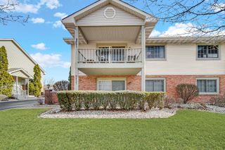 9821 Parkway Drive, Highland, IN 46322