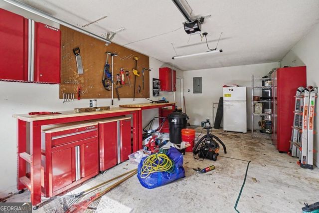1006 Creatwood Circle SE, Smyrna, GA 30080
