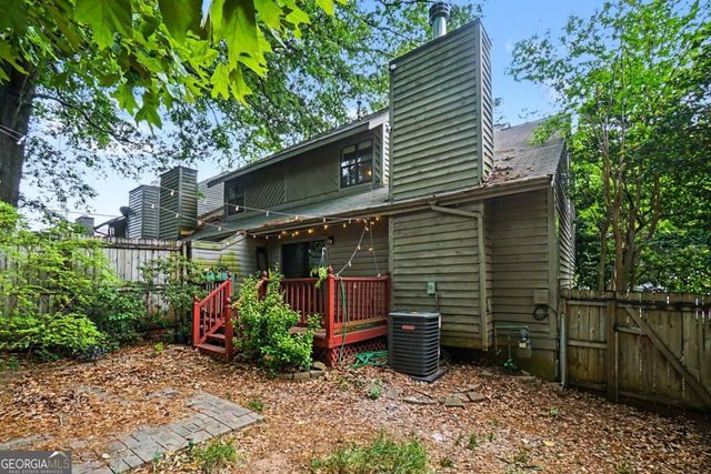 1006 Creatwood Circle SE, Smyrna, GA 30080