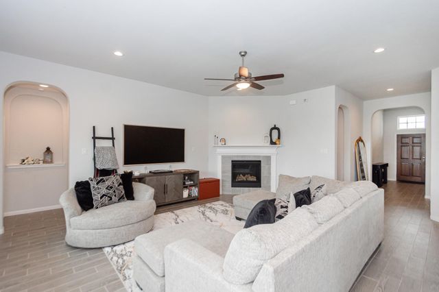 62 Carmel Drive, Manvel, TX 77578