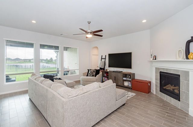 62 Carmel Drive, Manvel, TX 77578