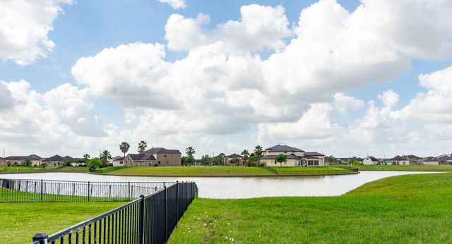 62 Carmel Drive, Manvel, TX 77578