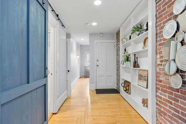 67 West Merrimack St Apt 2, Manchester, NH 03101