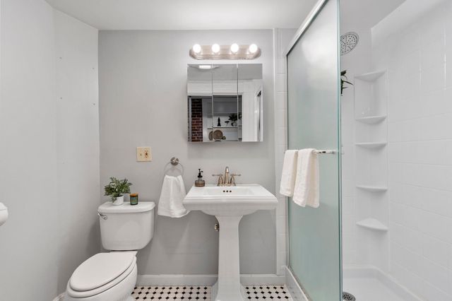 67 West Merrimack St Apt 2, Manchester, NH 03101