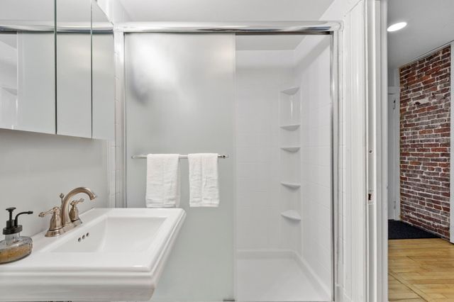 67 West Merrimack St Apt 2, Manchester, NH 03101