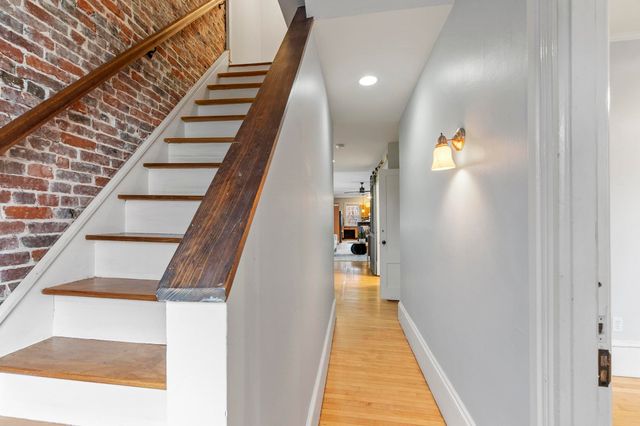 67 West Merrimack St Apt 2, Manchester, NH 03101