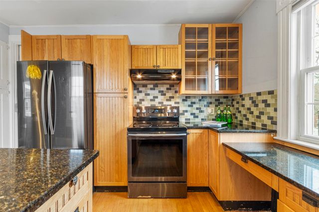 67 West Merrimack St Apt 2, Manchester, NH 03101