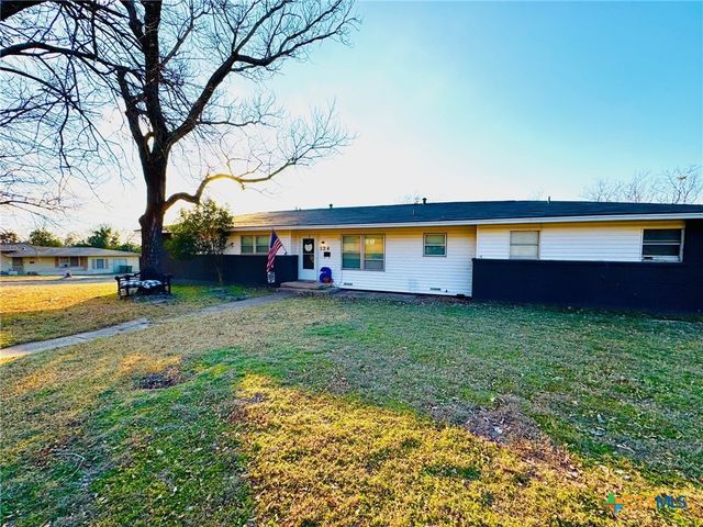 124 Cottonwood Drive, Gatesville, TX 76528