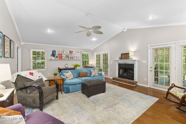 817 Lord Granville Drive, Morehead City, NC 28557