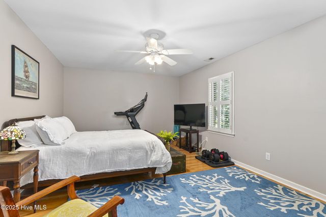 817 Lord Granville Drive, Morehead City, NC 28557