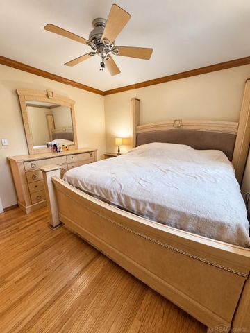 32228 Columbus Drive, Warren, MI 48088