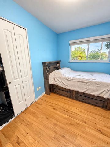 32228 Columbus Drive, Warren, MI 48088
