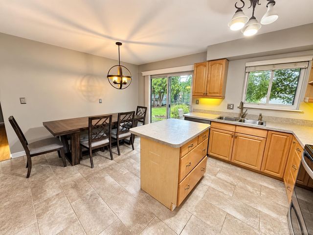 32228 Columbus Drive, Warren, MI 48088