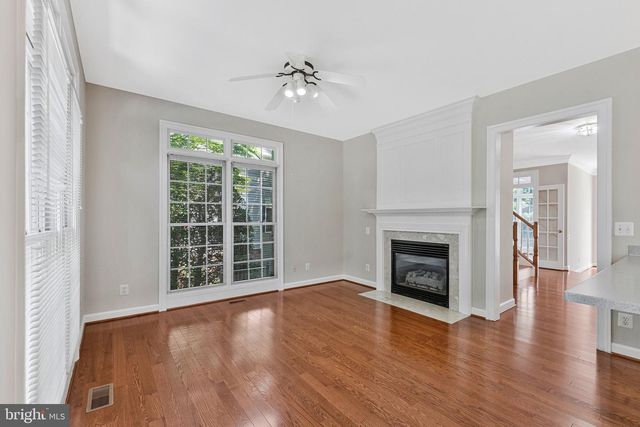9546 LAGERSFIELD CIR, Vienna, VA 22181