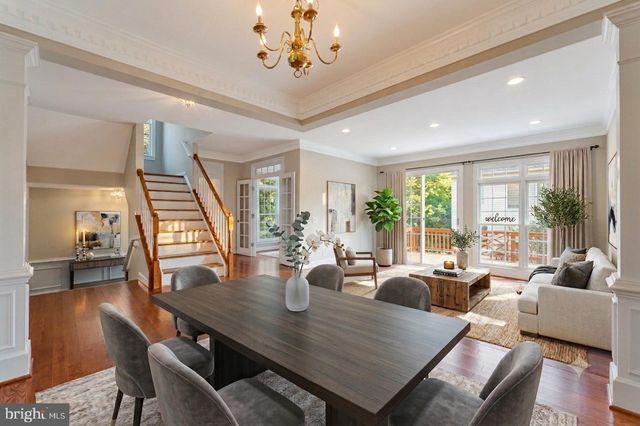 9546 LAGERSFIELD CIR, Vienna, VA 22181