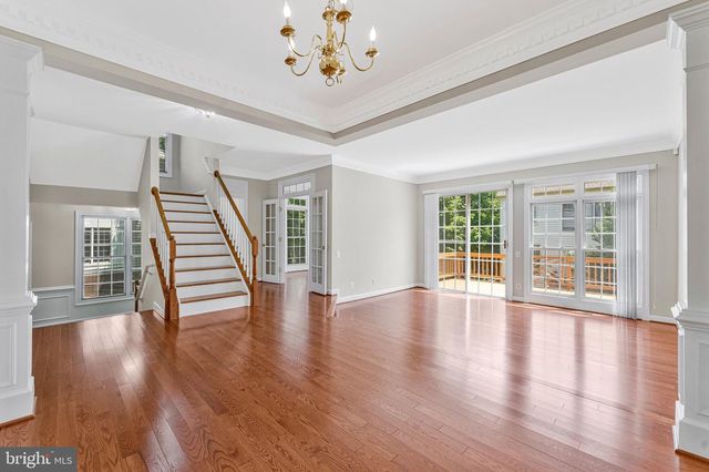 9546 LAGERSFIELD CIR, Vienna, VA 22181