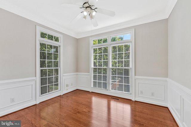 9546 LAGERSFIELD CIR, Vienna, VA 22181