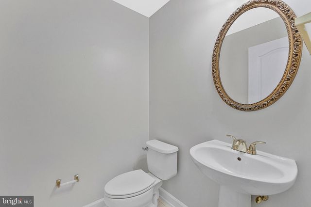 9546 LAGERSFIELD CIR, Vienna, VA 22181
