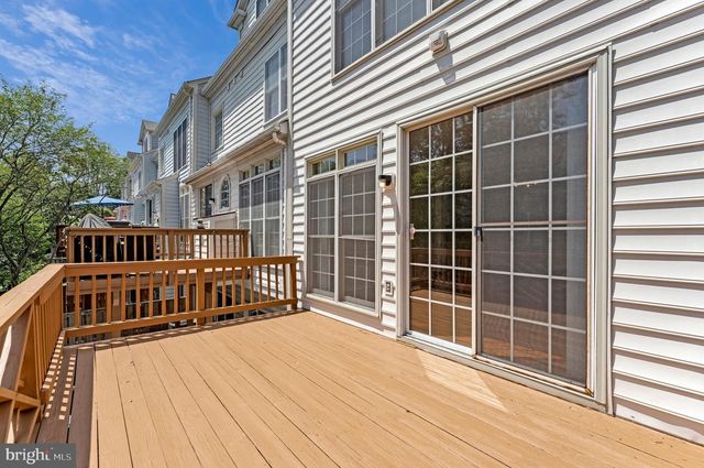 9546 LAGERSFIELD CIR, Vienna, VA 22181