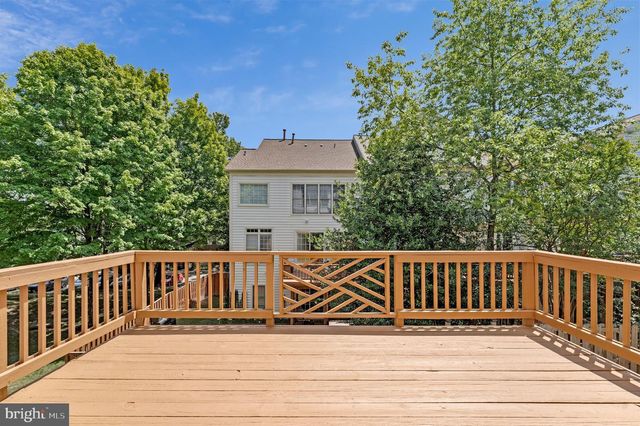 9546 LAGERSFIELD CIR, Vienna, VA 22181