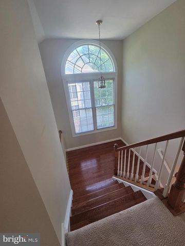 9546 LAGERSFIELD CIR, Vienna, VA 22181