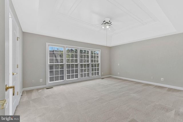 9546 LAGERSFIELD CIR, Vienna, VA 22181