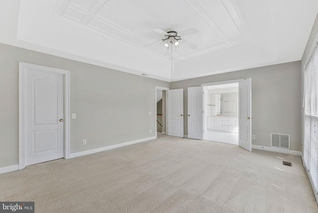 9546 LAGERSFIELD CIR, Vienna, VA 22181