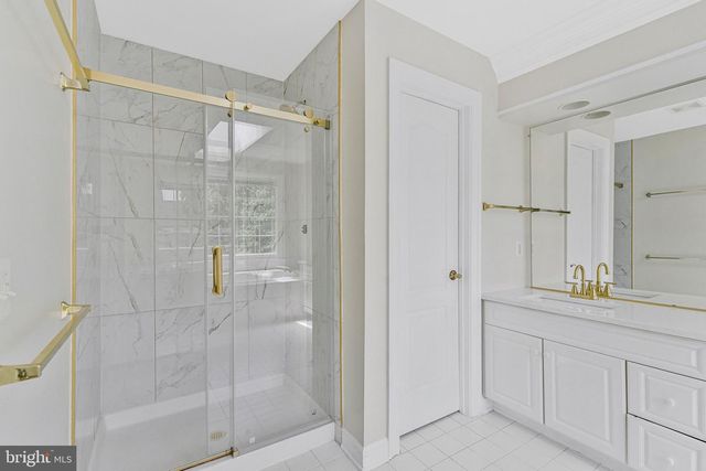 9546 LAGERSFIELD CIR, Vienna, VA 22181